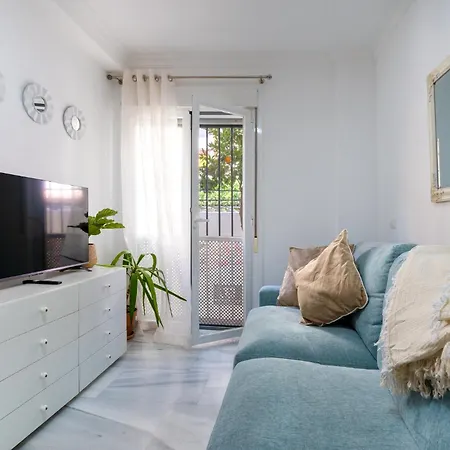 Old Town Apartment *