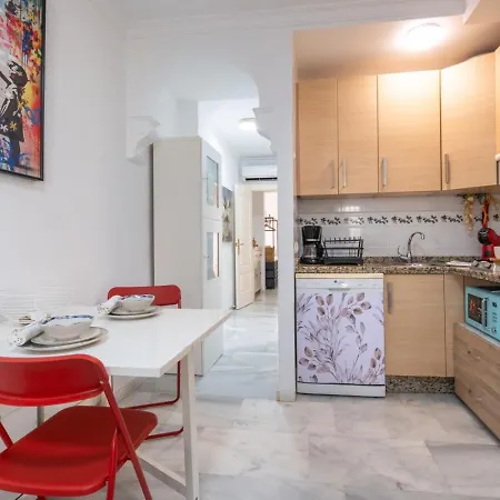 Old Town Apartment *